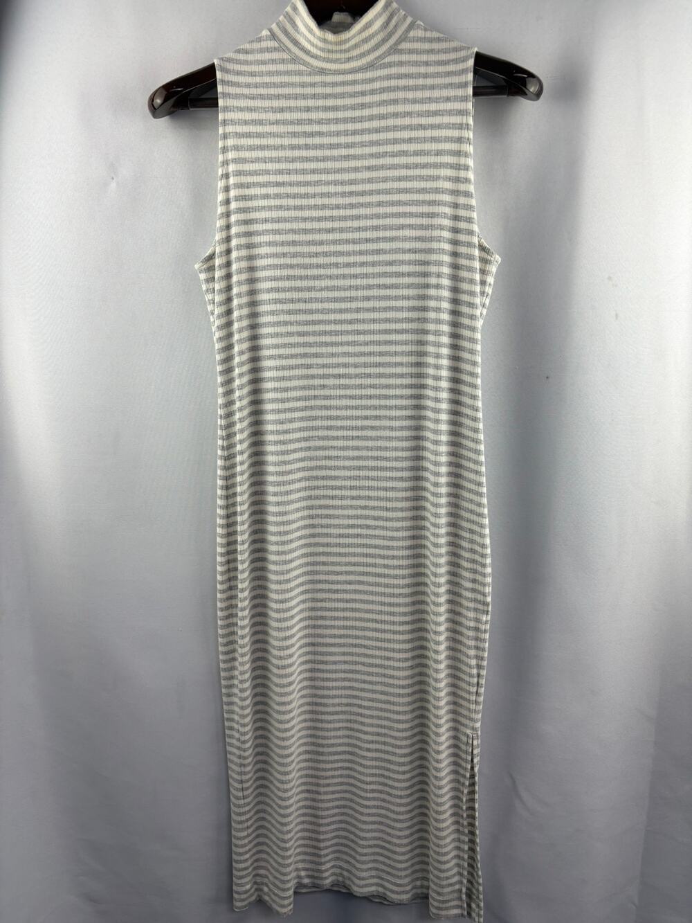 Women’s Banana Republic Small White & Gray Striped Sleeveless Maxi Dress
